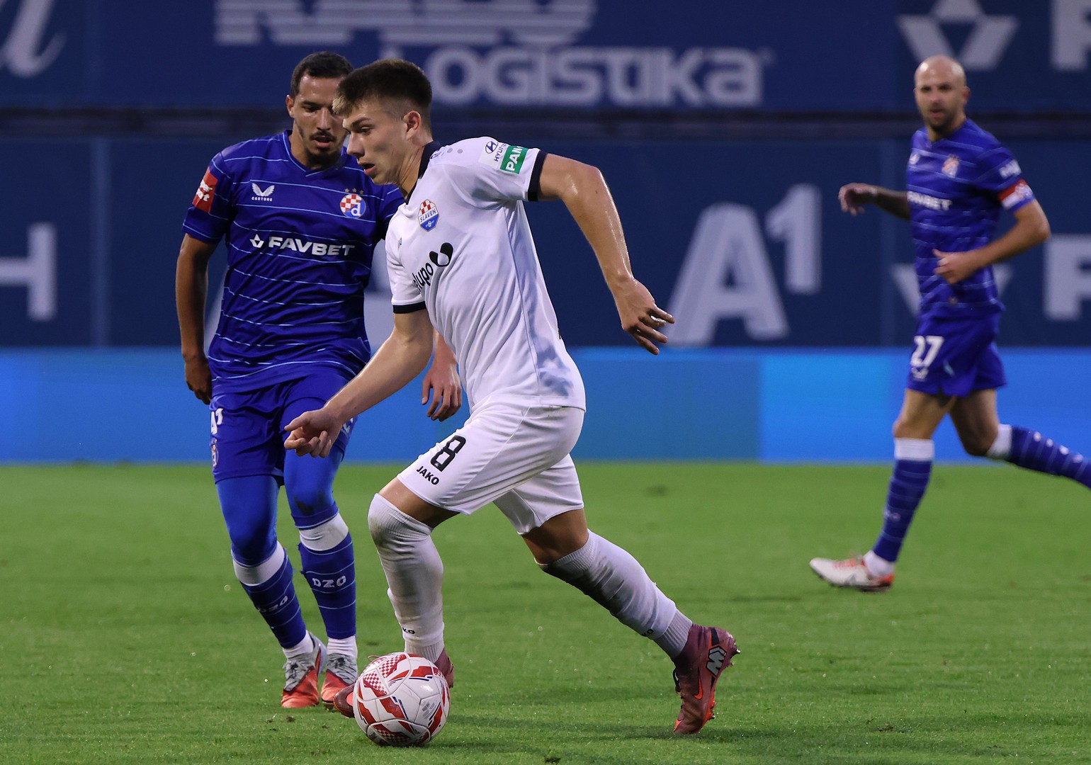 290925 dinamo slaven 33